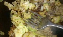 娱乐吃瓜酱东北菜视频